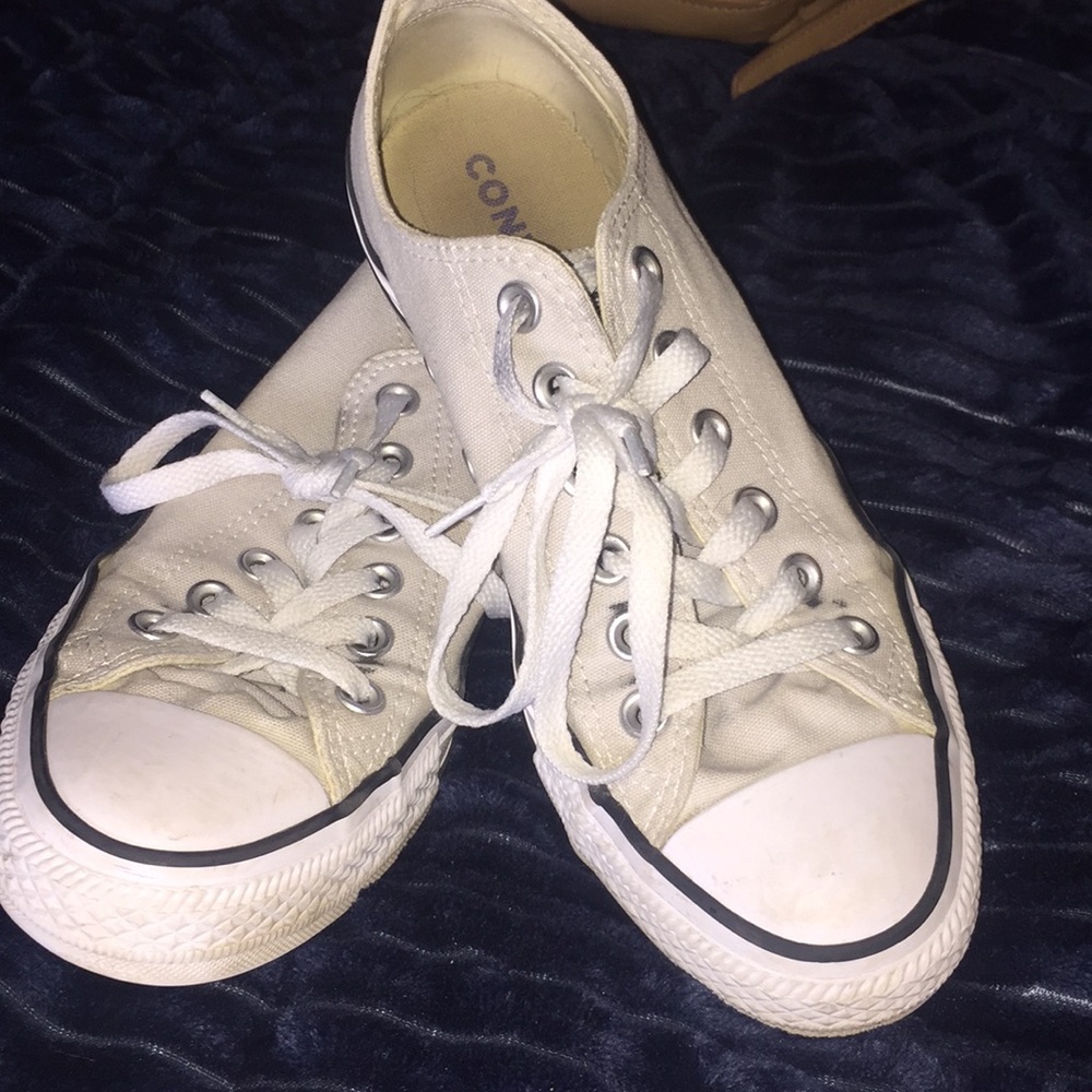 Converse• white low top sneakers